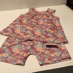 New with tags Nutmeg Babies top and shorts - size 18- 24.months 27 pds 5 oz.